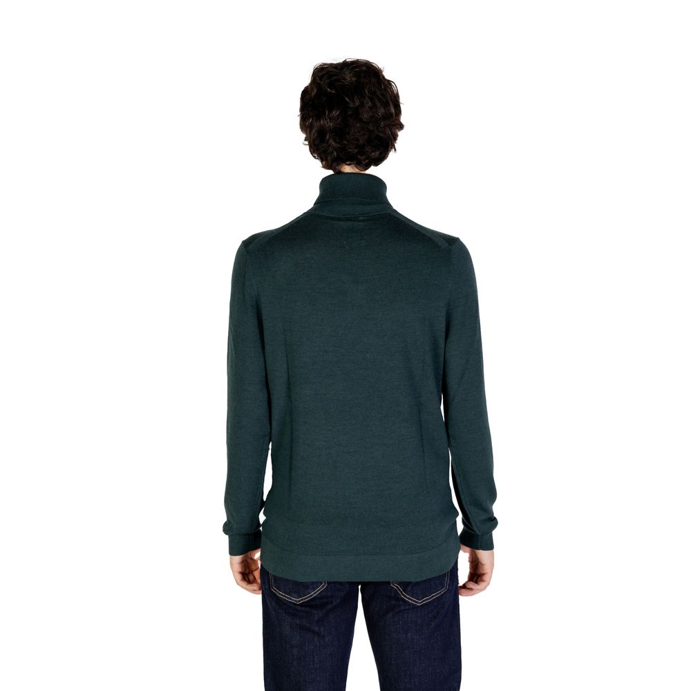 Calvin Klein Green Wool Turtleneck $251.00 Calvin Klein Luzworld