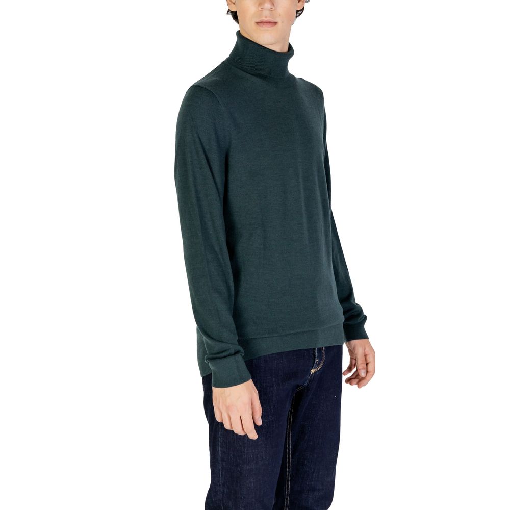 Calvin Klein Green Wool Turtleneck $251.00 Calvin Klein Luzworld