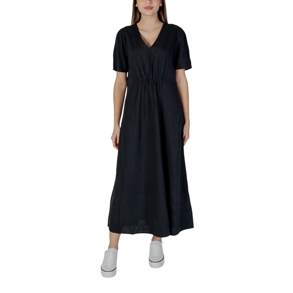 B.Young Black Linen Long $214.00 B.Young Luzworld