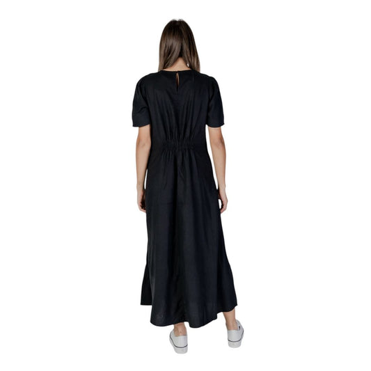 B.Young Black Linen Long $214.00 B.Young Luzworld