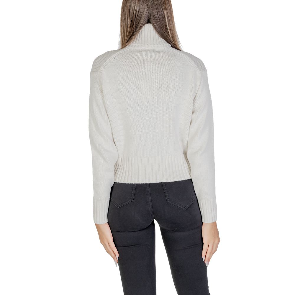 Calvin Klein Jeans Cream Cotton Sweater $260.00 Calvin Klein Jeans Luzworld