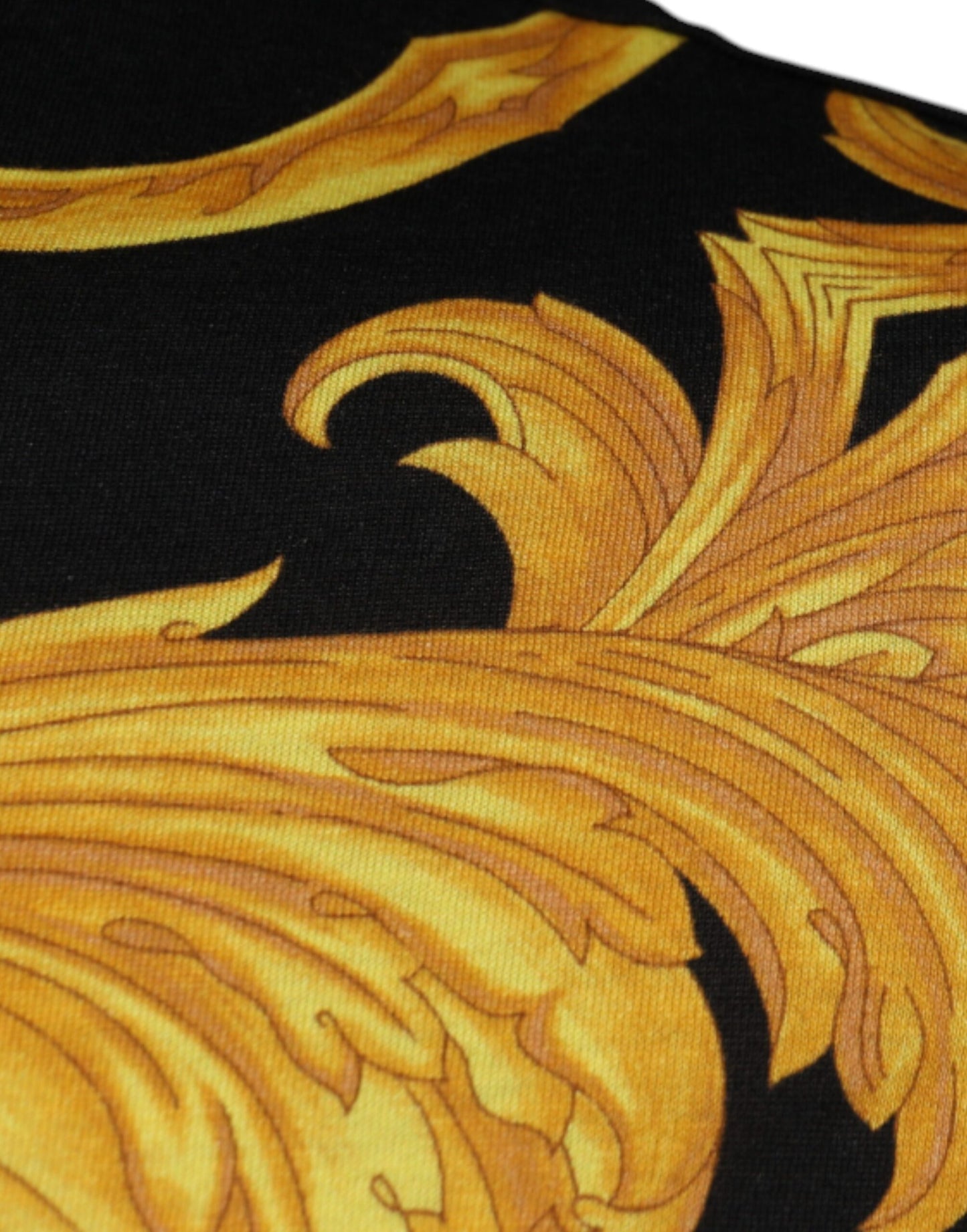 Versace Black Medusa Print Cotton Crew Neck T-shirt $806.00 Versace Luzworld