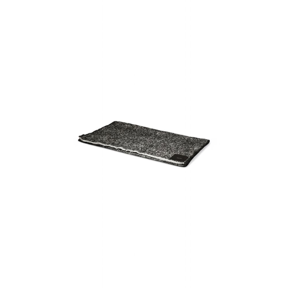 Calvin Klein Black And White Polyester Scarf $166.00 Calvin Klein Luzworld