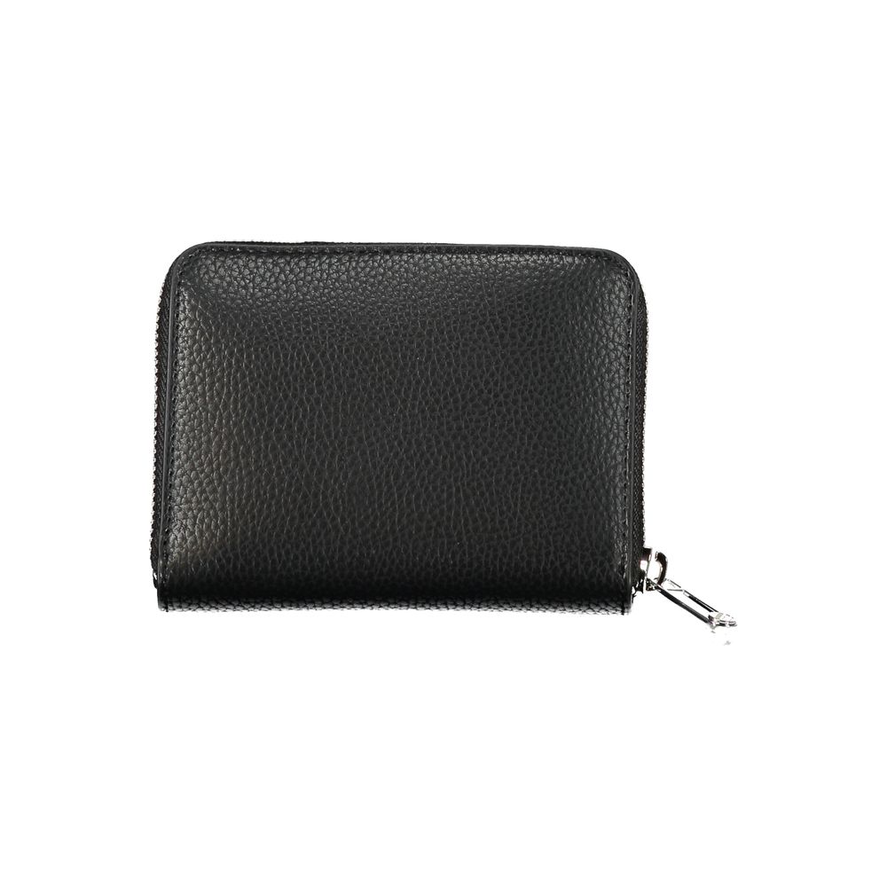 Tommy Hilfiger Elegant Black Polyethylene Wallet $182.00 Tommy Hilfiger Luzworld