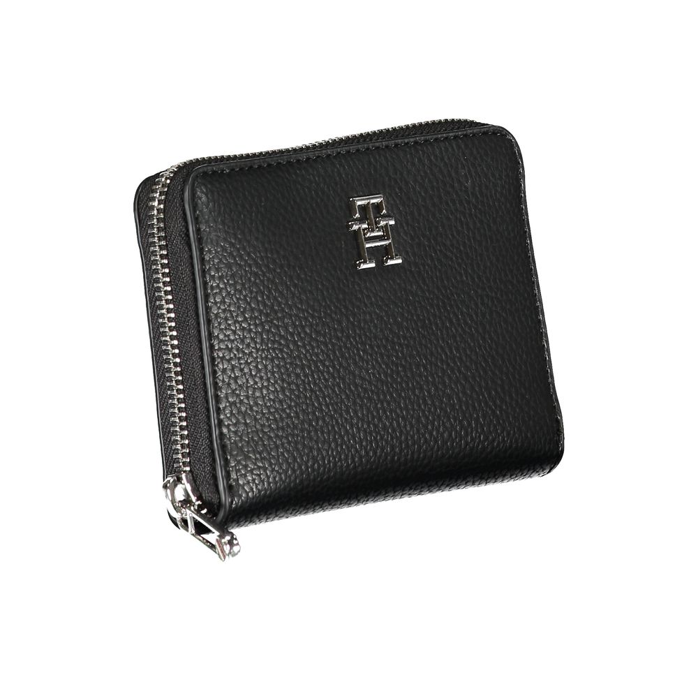 Tommy Hilfiger Elegant Black Polyethylene Wallet $182.00 Tommy Hilfiger Luzworld