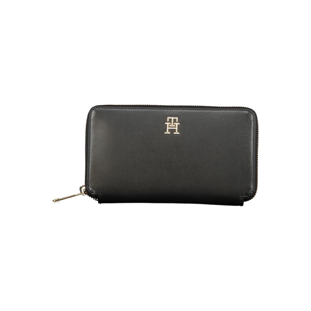 Tommy Hilfiger Black Polyethylene Wallet $190.00 Tommy Hilfiger Luzworld