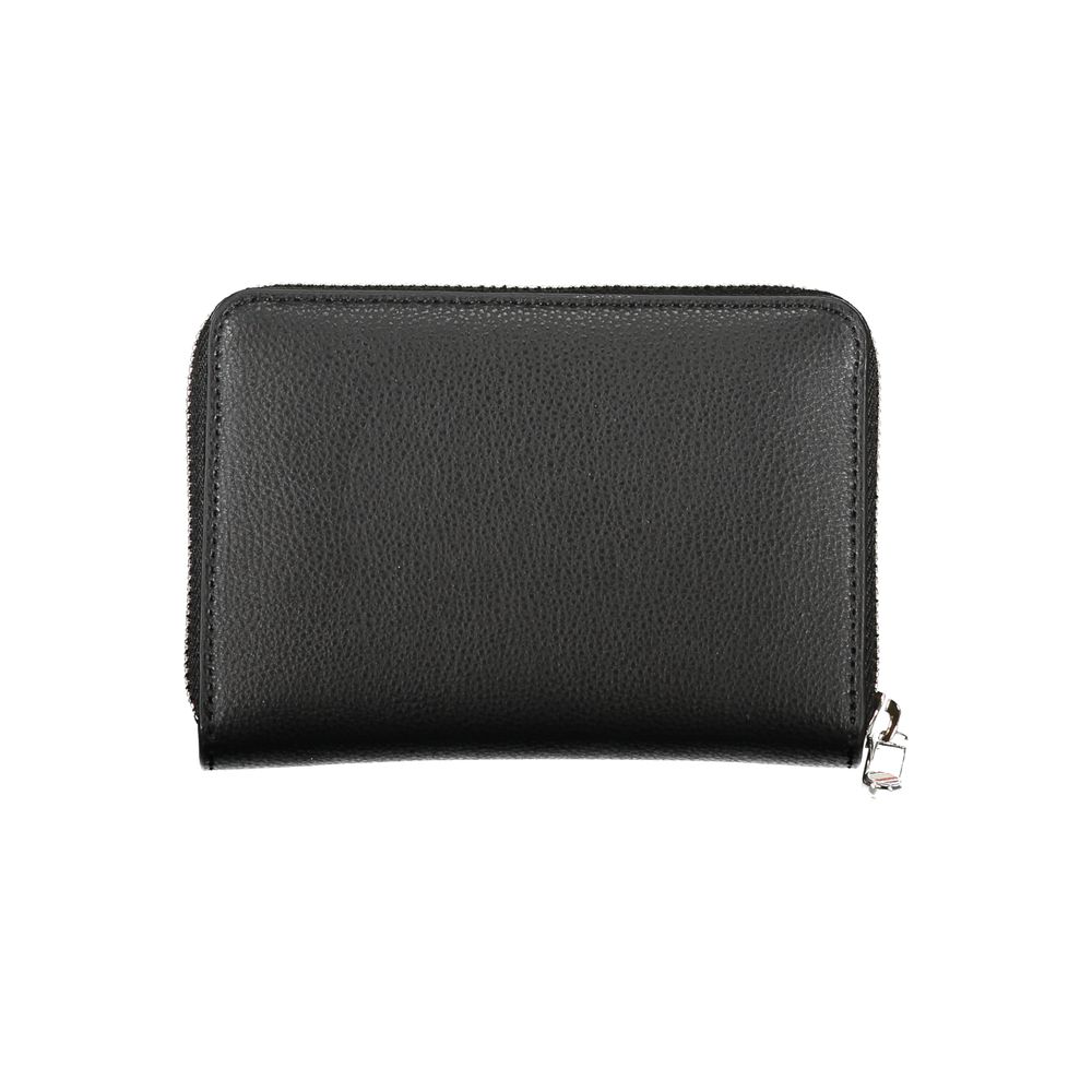 Tommy Hilfiger Elegant Black Zip Wallet with Multiple Compartments $182.00 Tommy Hilfiger Luzworld