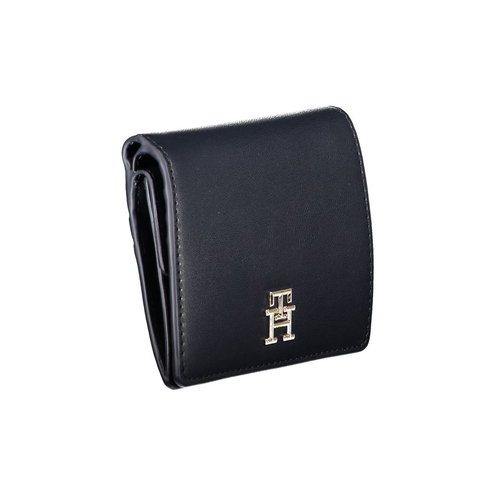 Tommy Hilfiger Blue Polyethylene Wallet $182.00 Tommy Hilfiger Luzworld