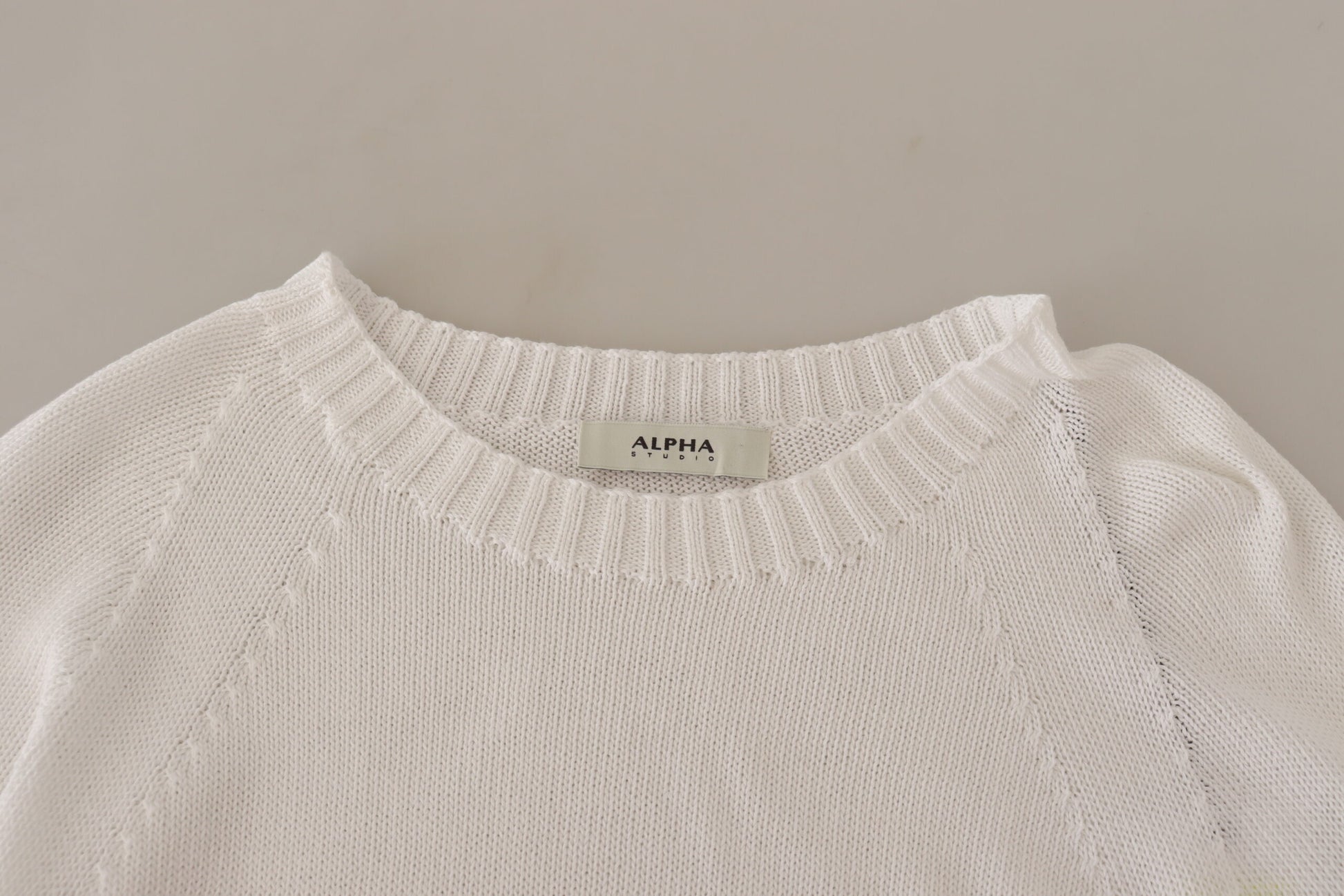 Alpha Studio White Long Sleeves Crewneck Pullover Sweater $272.00 Alpha Studio Luzworld