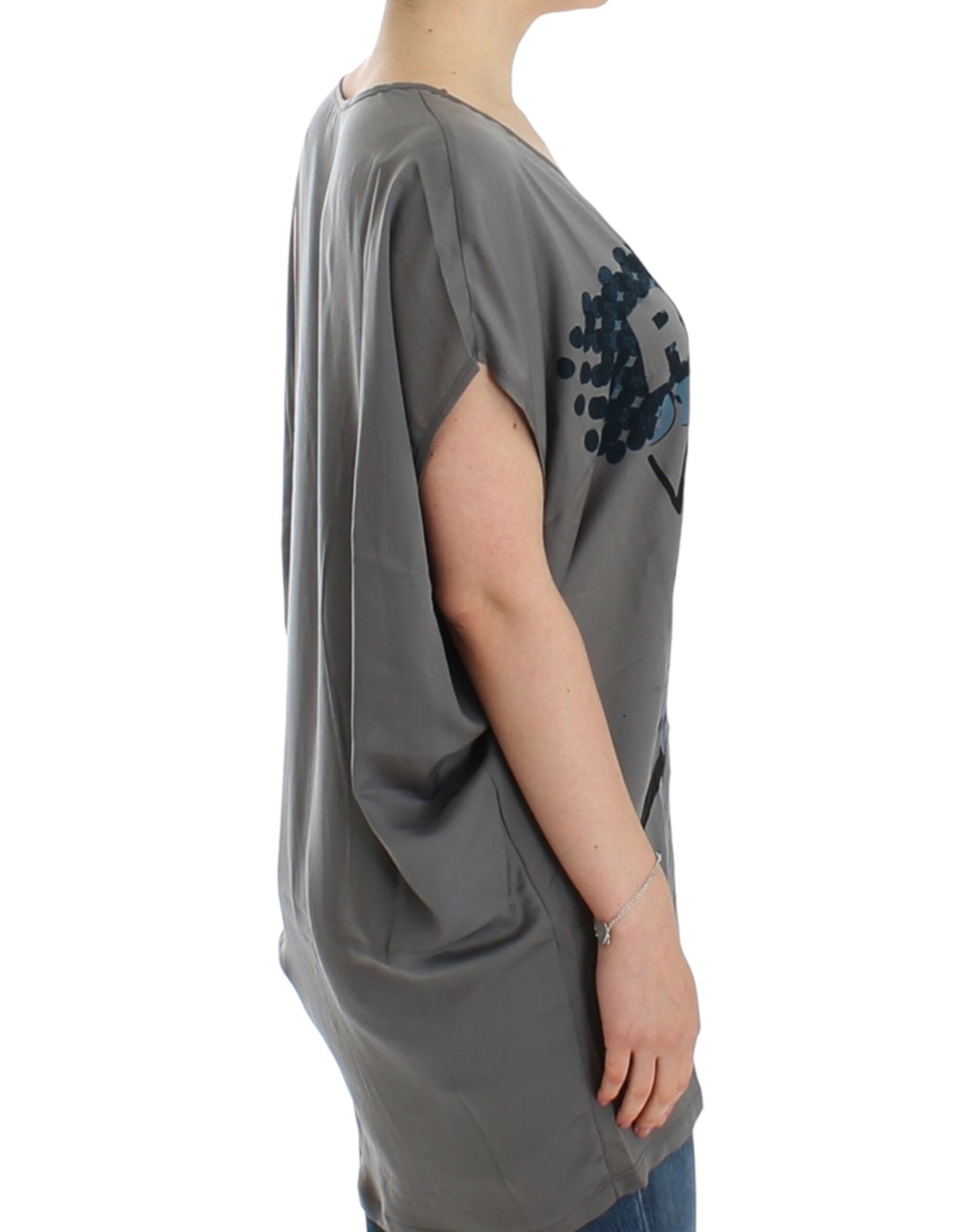 Costume National Gray V-neck long t-shirt $526.00 Costume National Luzworld