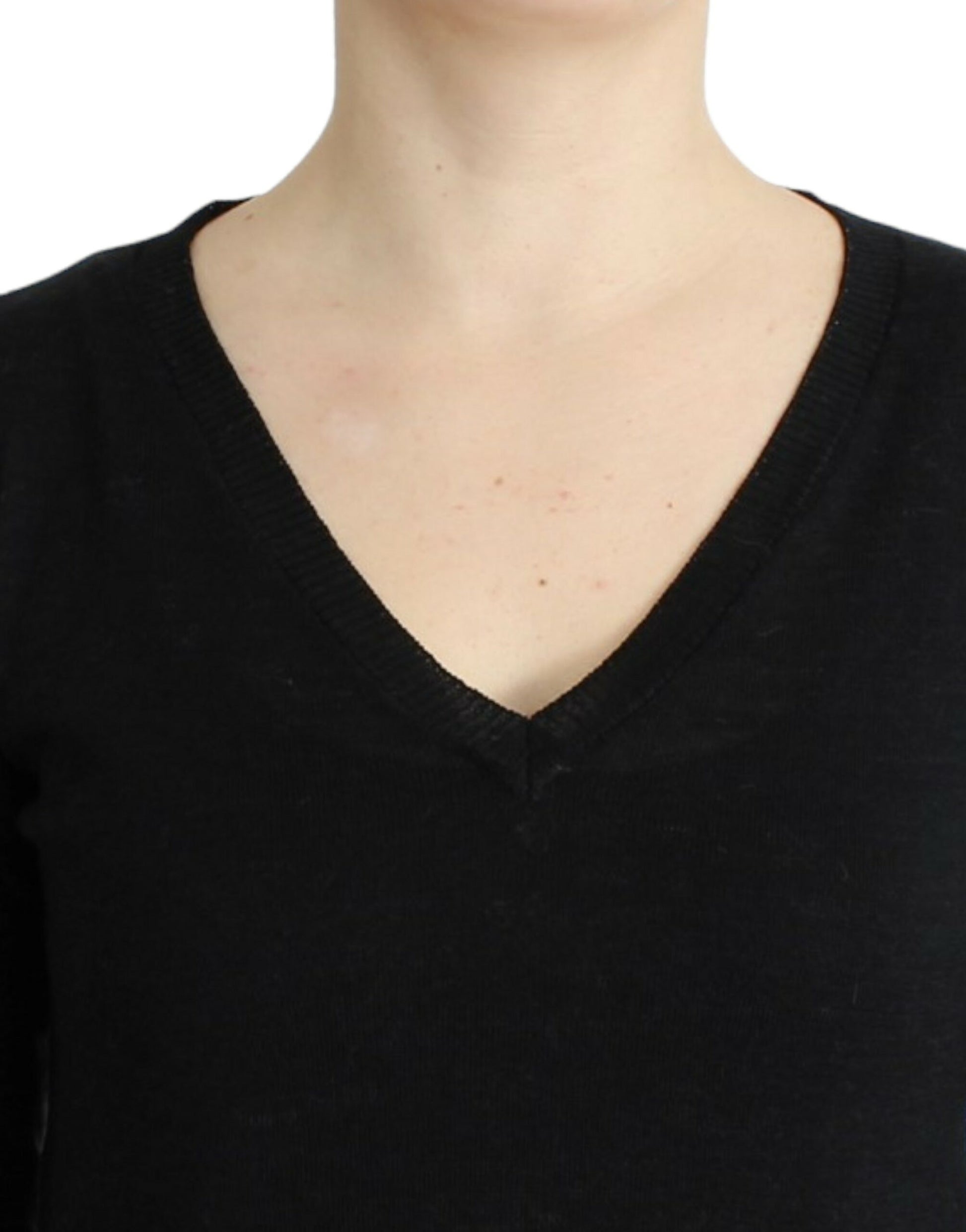 Costume National Black V-neck lightweight sweater $564.00 Costume National Luzworld