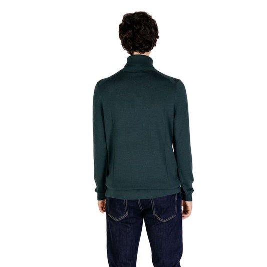 Calvin Klein Green Wool Turtleneck $251.00 Calvin Klein Luzworld