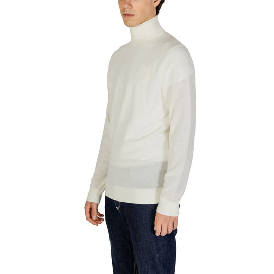 Calvin Klein Jeans Cream Wool Turtleneck $251.00 Calvin Klein Jeans Luzworld