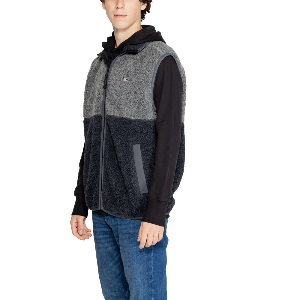 Tommy Hilfiger Jeans Black Recycled Polyester Sleveless Jacket $260.00 Tommy Hilfiger Jeans Luzworld