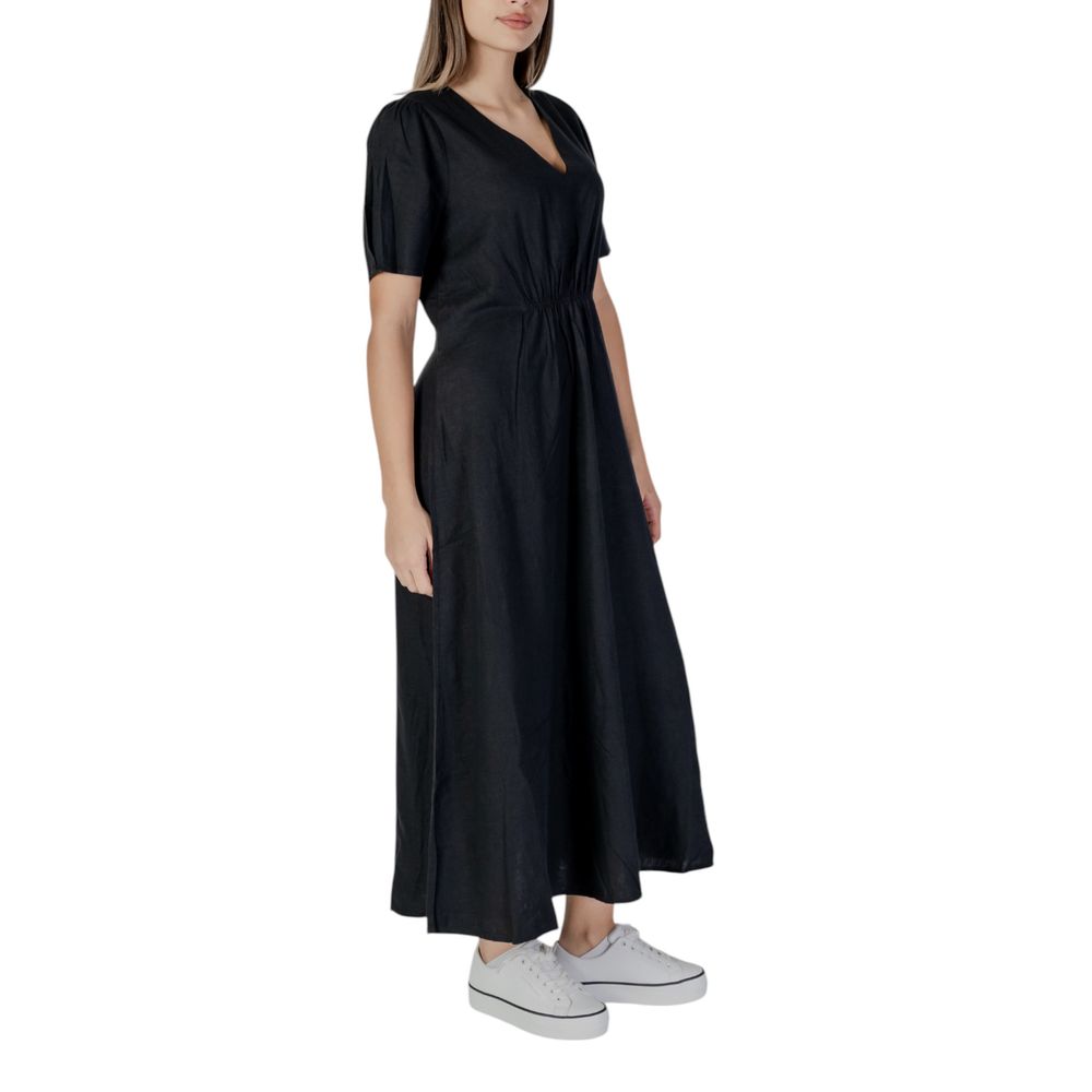 B.Young Black Linen Long $214.00 B.Young Luzworld