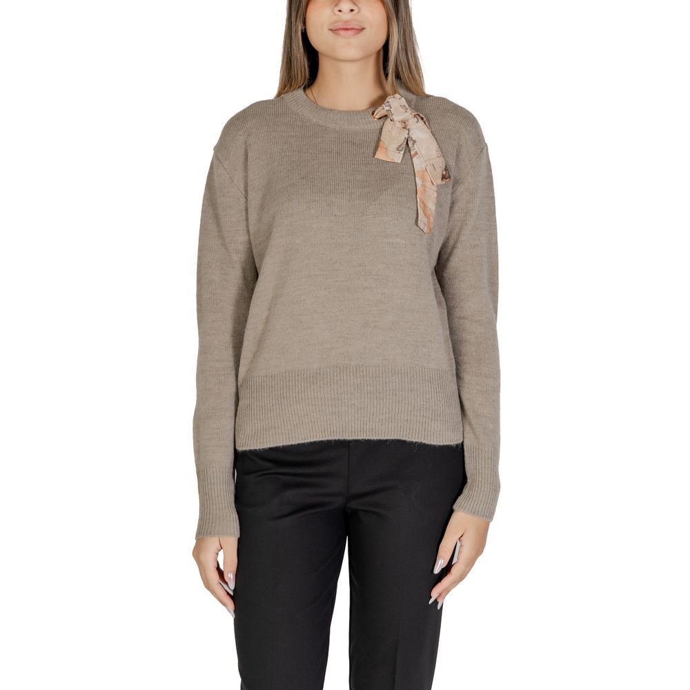 Alviero Martini Prima Classe Beige Polyester Sweater $302.00 Alviero Martini Prima Classe Luzworld
