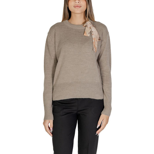 Alviero Martini Prima Classe Beige Polyester Sweater $302.00 Alviero Martini Prima Classe Luzworld