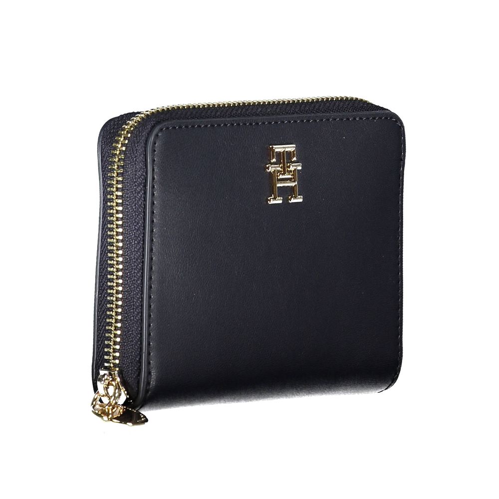 Tommy Hilfiger Blue Polyethylene Wallet $181.00 Tommy Hilfiger Luzworld