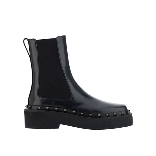Valentino Garavani Rockstud M-Way Boots $2548.00 Valentino Garavani Luzworld