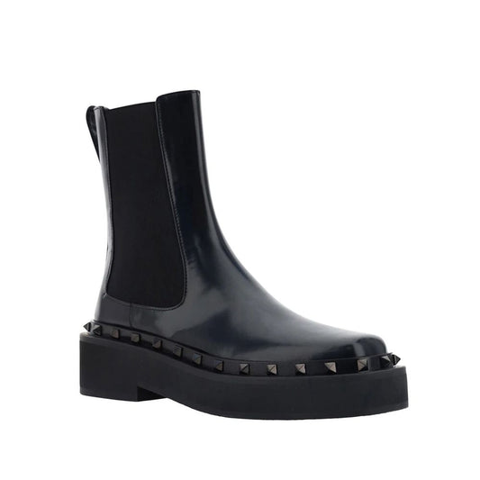 Valentino Garavani Rockstud M-Way Boots $2548.00 Valentino Garavani Luzworld