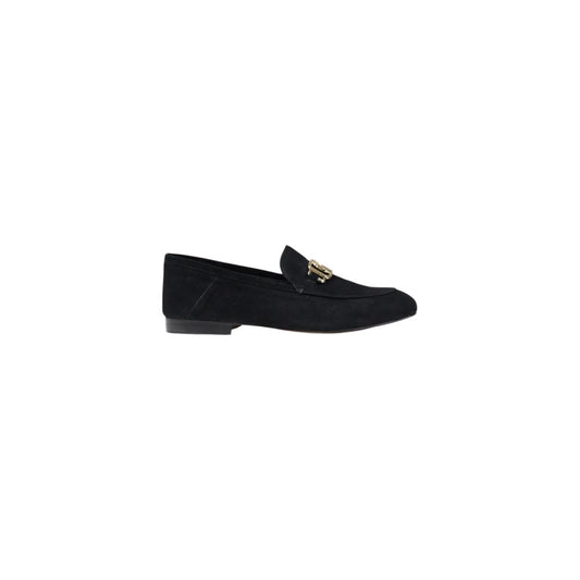 Guess Black Leather Platform $297.00 Guess Luzworld