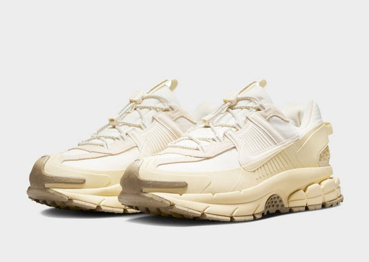 Nike Vomero Roam Beige